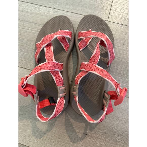 Chaco Z2 Classic Sandal in Swell Peach Size 8 - Picture 1 of 5